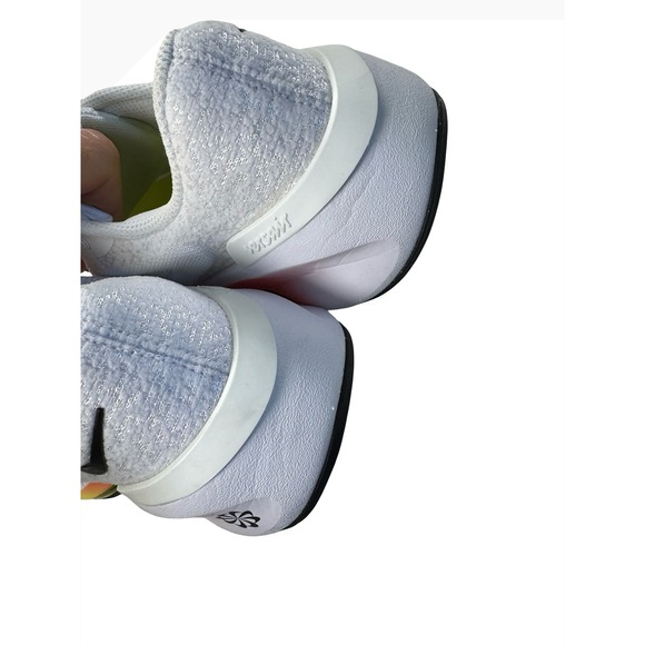 Ike women's Dz3547101 white cyber volt size 8 - Picture 6 of 7